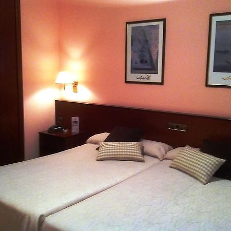Hotel La Seu La Seu d'Urgell Habitación foto
