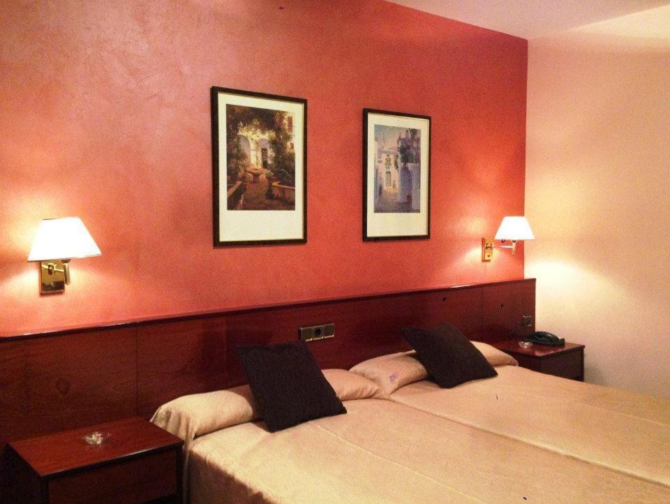 Hotel La Seu La Seu d'Urgell Habitación foto