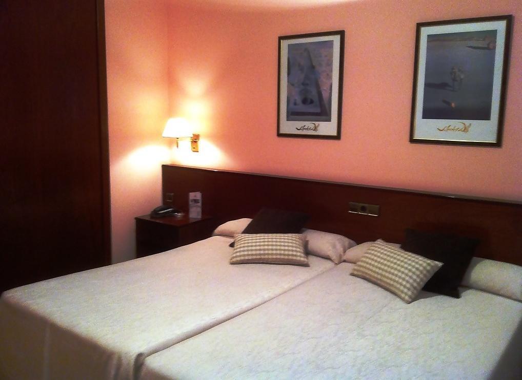 Hotel La Seu La Seu d'Urgell Habitación foto